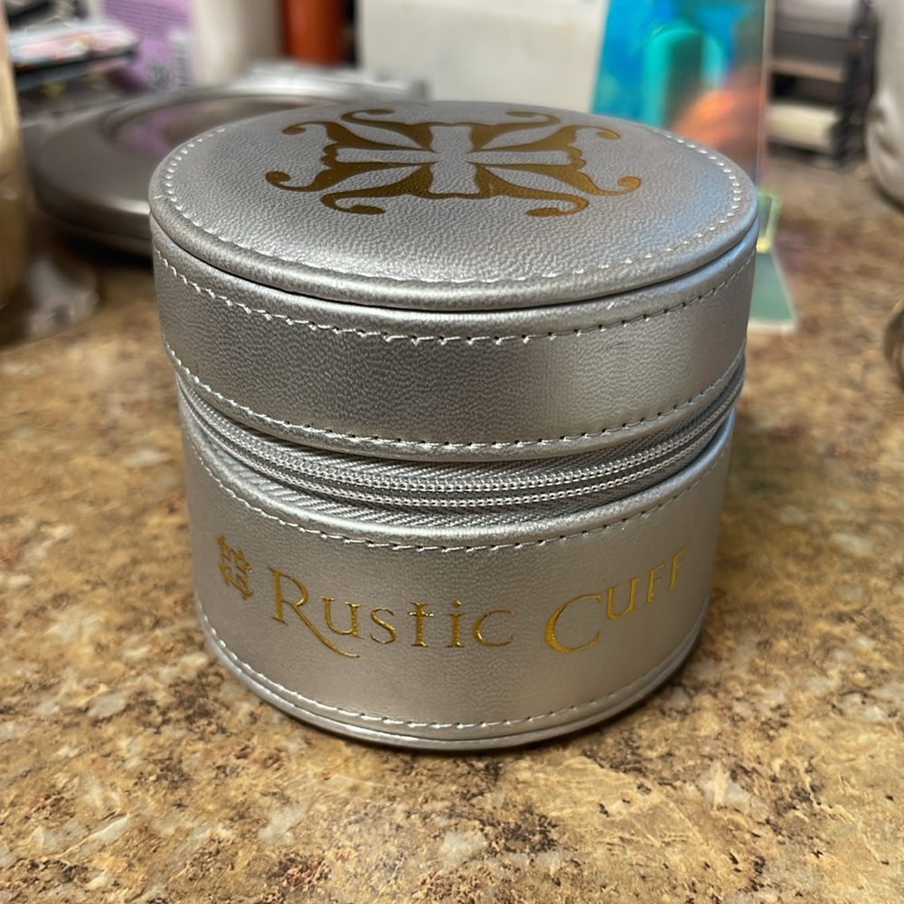 Rustic Cuff Travel Jewelry Case - Picture 3 of 9